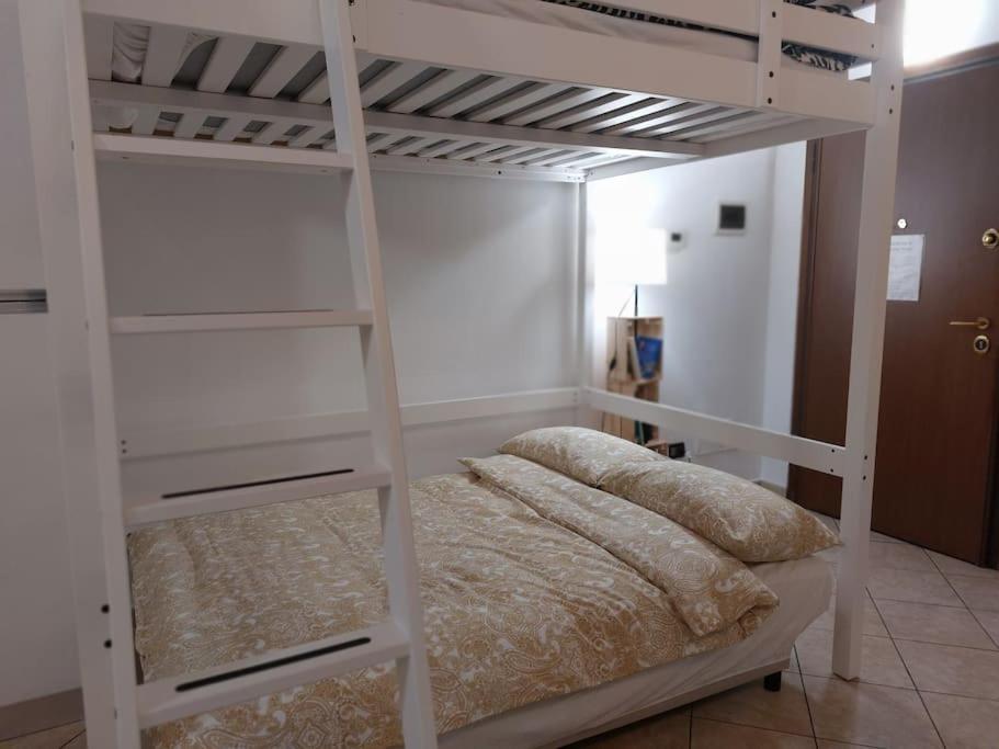 Smile Home! Graziosa Casa Con Parcheggio E Giardino Bovísio-Masciago Milanese Екстериор снимка